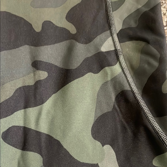 Old Navy Camouflage Athletic Shorts - Picture 2 of 5